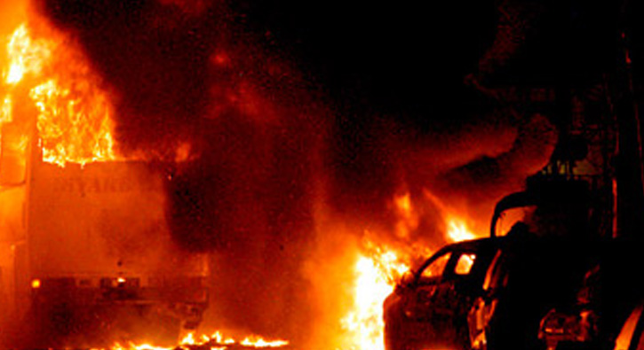 Ba�dat�ta bombal� ara� sald�r�s�: 3 �l�