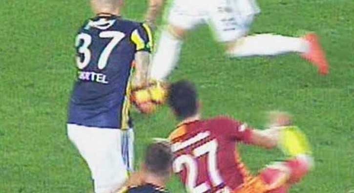 Dev derbide penalt� itiraz�!