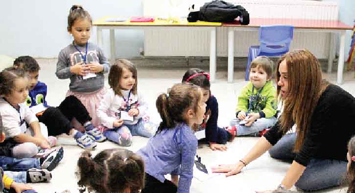 ankayal minikler ngilizce reniyor