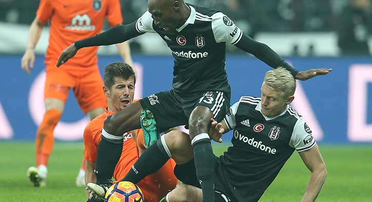 Baakehir'de Emre oku