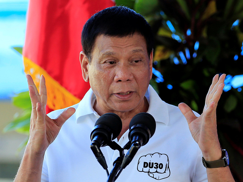 Filipinler Devlet Bakan Duterte'nin konvoyuna bombal saldr