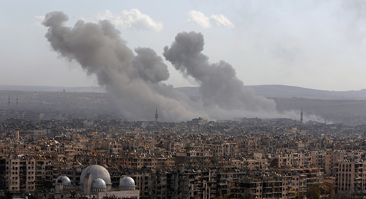 Eli kanl Esed rejimi Halep'ten kaan sivilleri bombalad