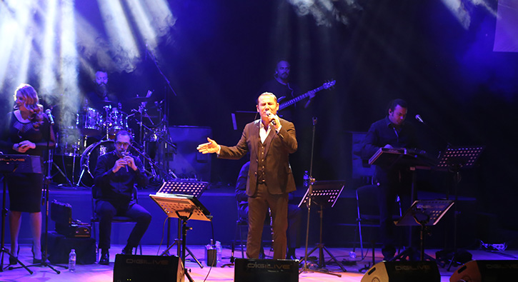 Ferhat Ger Suriyeli ocuklar iin konser verdi