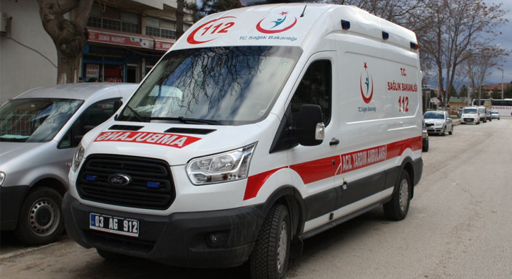 Ambulansa alnan yaraldan 112 ekibine silahl saldr 