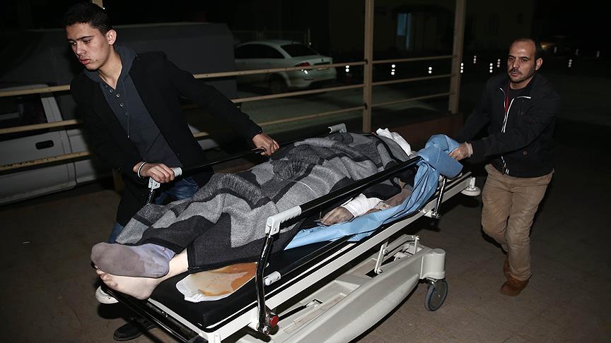 Halep'ten tahliye edilen a��r yaral�lar Hatay'a getiriliyor