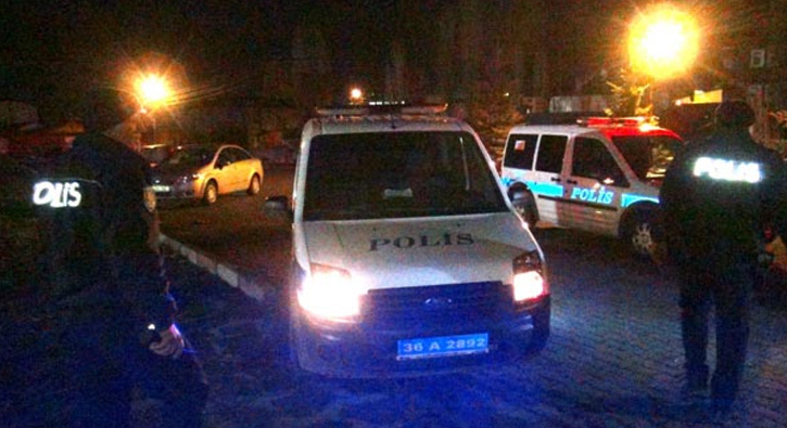 Ata�ehir'de polisle ��pheliler aras�nda k�sa s�reli �at��ma 