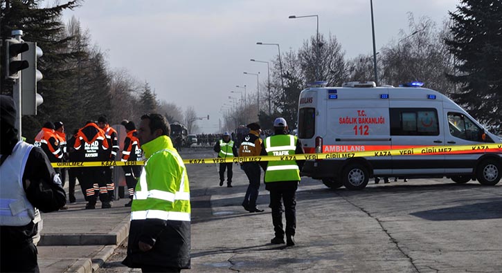 Sald�r�da kullan�lan ara�, �ekiciyle emniyete g�t�r�ld�