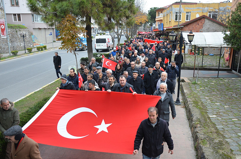 �nye ter�re tepki i�in y�r�d�