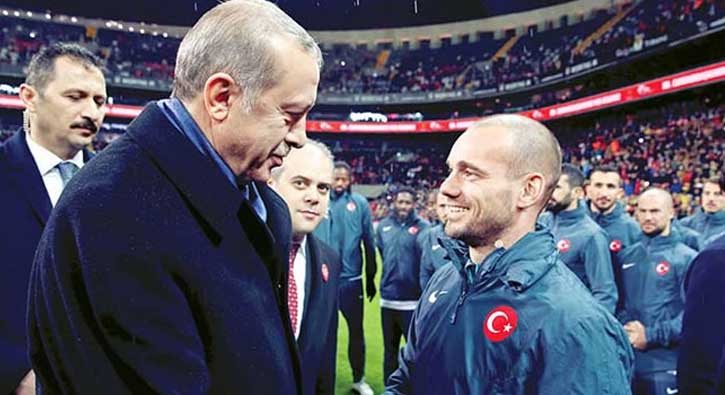 Sneijder: T�rk gibi hissedip, T�rk gibi hareket edece�im