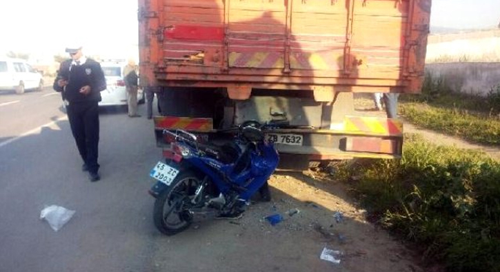 Kamyonun �arpt��� 17 ya��ndaki �ld�