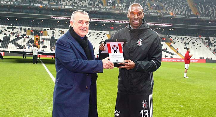 Be�ikta� Y�netimi'nden Atiba'ya jest