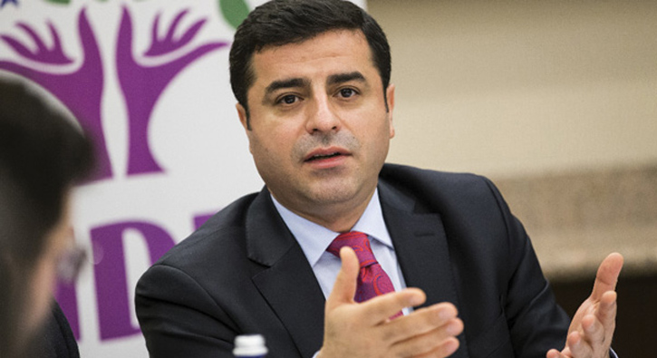 Selahattin Demirta� ve Abdullah Zeydan ayn� ko�u�a al�nd�