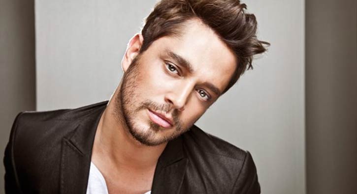 Murat Boz a�k�yla poz verdi