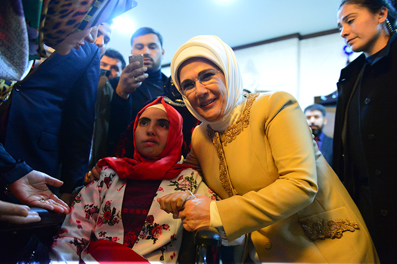 Emine Erdo�an, ada��n�n hayalini ger�ekle�tirdi