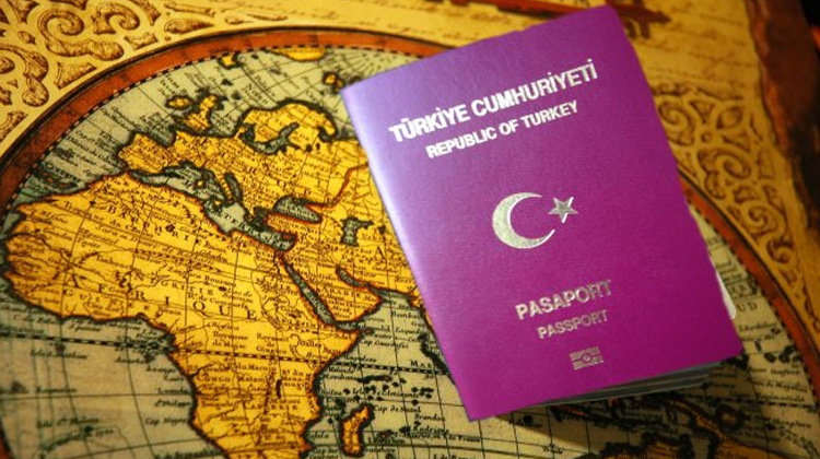 'D�n' �a�r�s�na uymayan vatanda�l�ktan ��kar�lacak