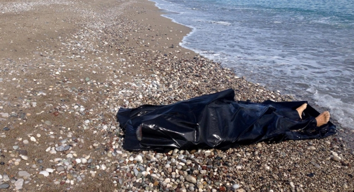 Antalya'da Rus turist denizde bo�uldu
