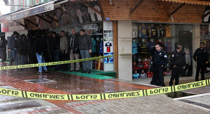 Alanya'da i� yerine silahl� sald�r�