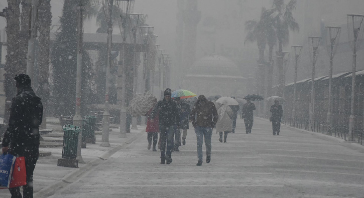 �zmir'de engelli ve hamile kamu personeline ''kar'' izni