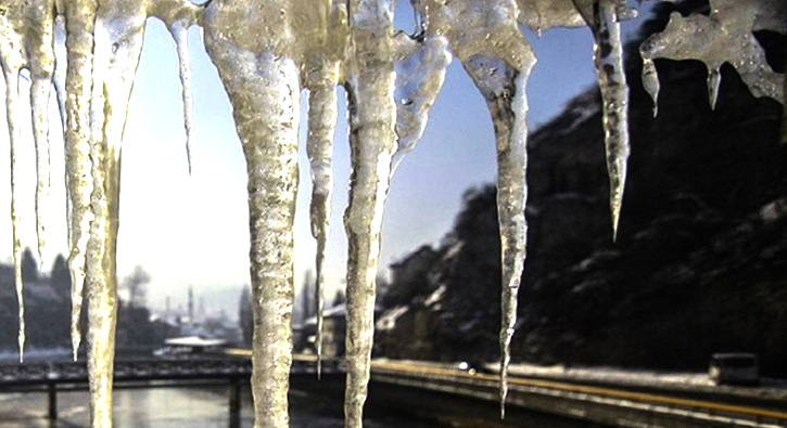 Meteorolojiden �stanbul ve 4 ile kar erimesi uyar�s�