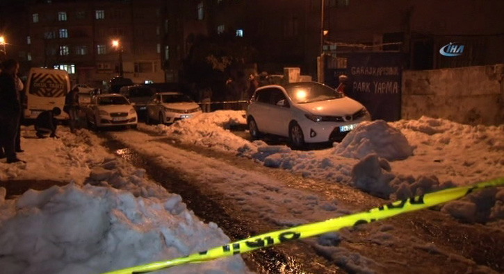 �stanbul�da otomobile el yap�m� patlay�c� at�ld�