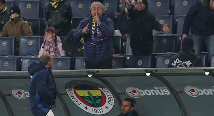 Fenerbah�e taraftarlar�ndan Aatif Chahechouhe'ya tepki