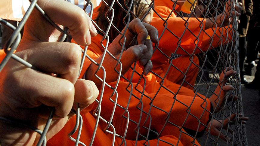 Guantanamo'daki 10 tutuklu Umman'a gnderildi
