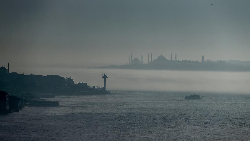 �stanbul'da bo�az trafi�ine sis engeli