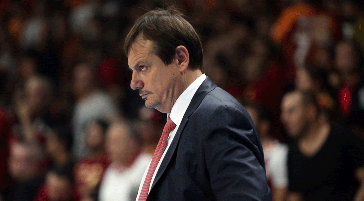 Ergin Ataman, Ufuk Sar�ca'y� g�reve getiren TBF'yi bombalad�