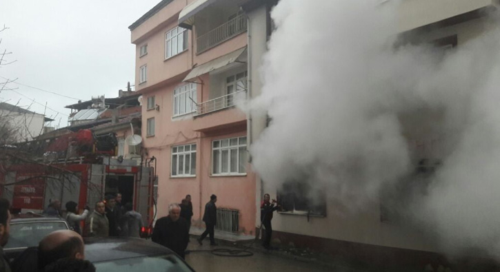 ��renci evinde yang�n