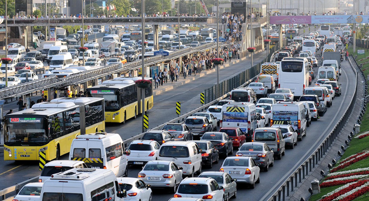 �stanbul 'dur-kalk'ta lider oldu