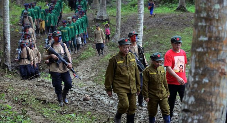 Filipinler'de askerle isyanc�lar aras�nda �at��ma: 9 �l� 