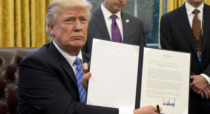 Donald Trump, ABD'yi TPP'den ekti