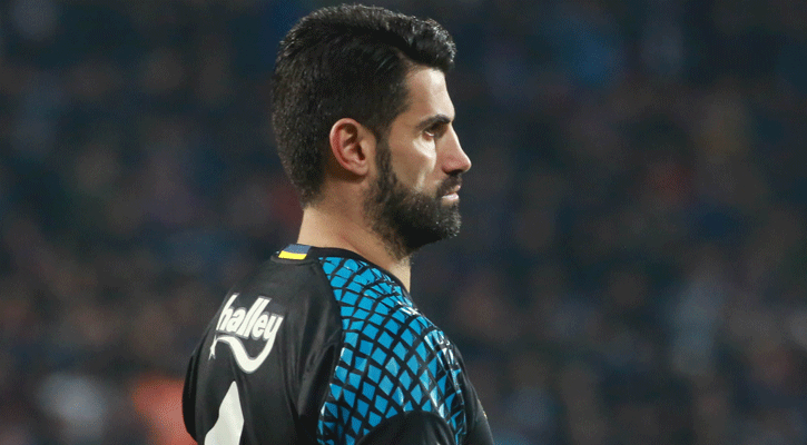 Volkan Demirel ma� se�en arkada�lar�na k�zd�