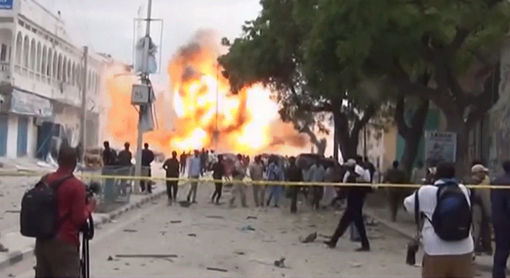 Somali'de ter�r sald�r�s�: 12 �l�, 25 yaral�