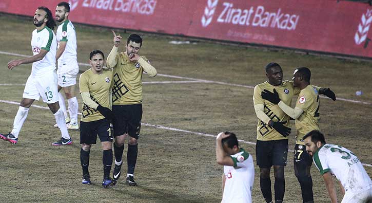 Osmanl�spor kazanarak turlad�