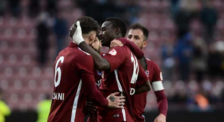 Trabzonspor galibiyetle veda etti