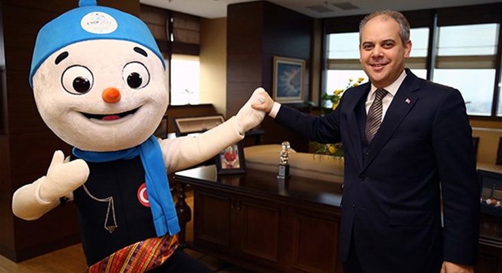 Bakan �a�atay K�l��, ''Karbeyaz'' ile bulu�tu