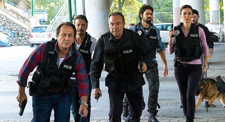 Arka Sokaklar dizisine srpriz isim!
