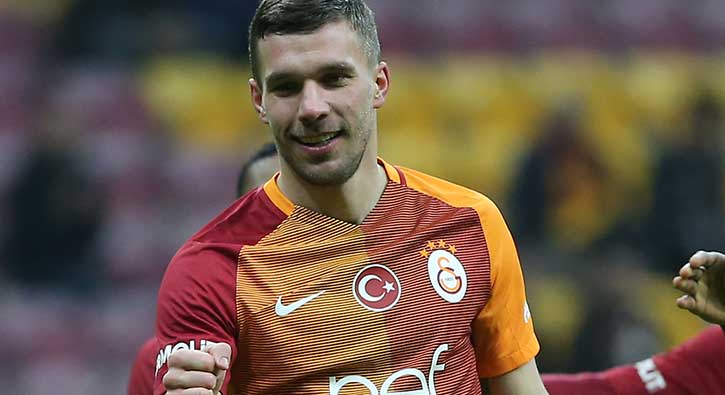 Podolski'den Fenerbah�elileri k�zd�racak payla��m