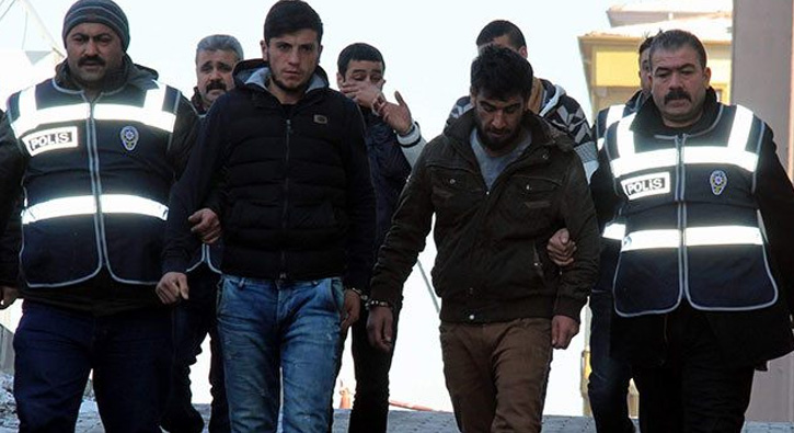 Pi�kin h�rs�zlardan gazeteciye 'Hangi kanalda ��kaca��z' sorusu