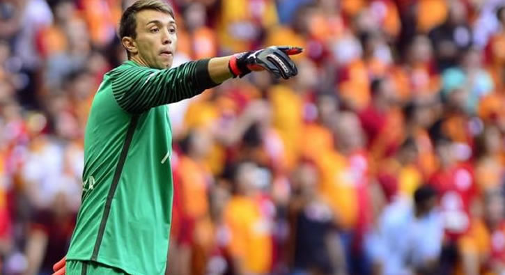 Galatasaray Muslera'ya yeni s�zle�me teklif edecek