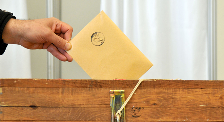 Referandumda saflar netle�iyor