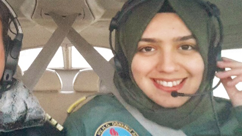 Merve Grbz, TSKda pilotluk iin intibak eitimine alnan ilk bartl renci oldu