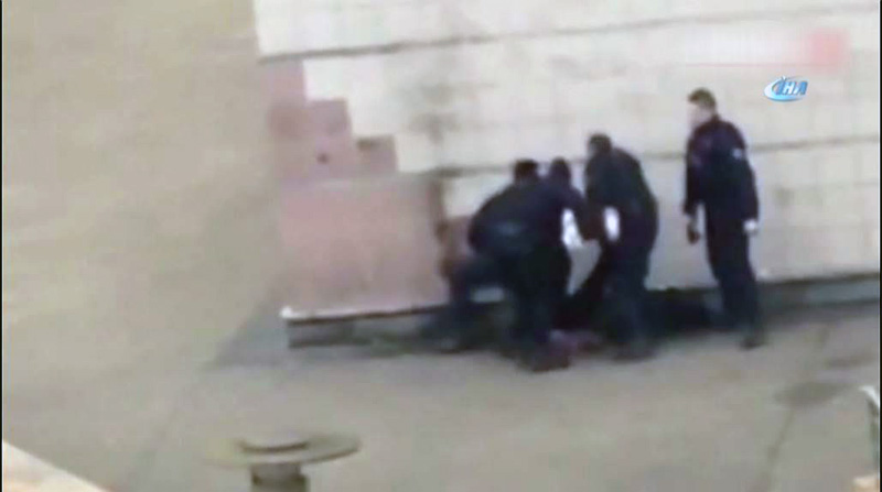 Frans�z polisinden �iddet