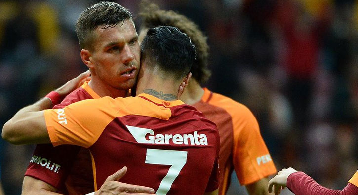10 numaray Podolski'ye ayrdlar!