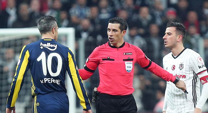 Van Persie ile O�uzhan �zyakup'un kavga etmesinin sebebi �Stuck-Up� i�areti 