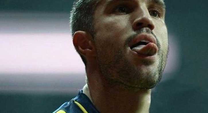 Be�ikta� van Persie'yi dava etti