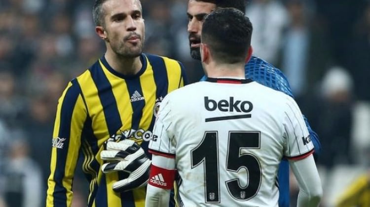 Be�ikta� Van Persie'yi mahkemeye verdi!