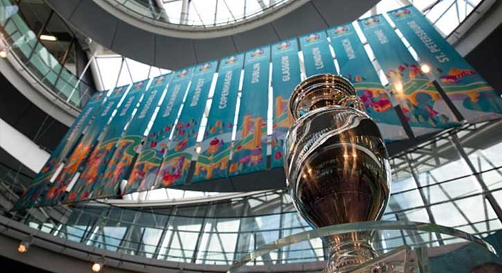 R�dvan Dilmen, T�rkiye'nin EURO 2024'e ev sahibi aday� oldu�unu a��klad�