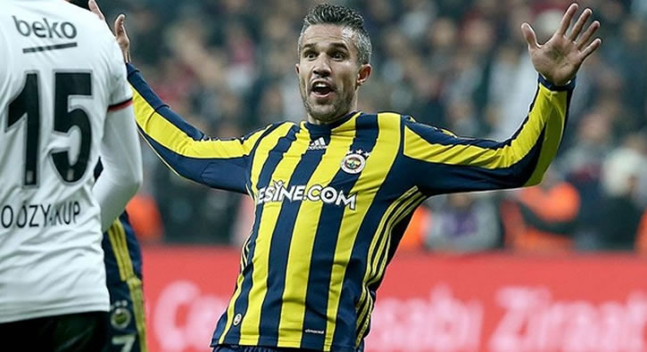 Robin van Persie'den 3 ma� men cezas�na isyan